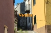V144, CASA INDIPENDENTE